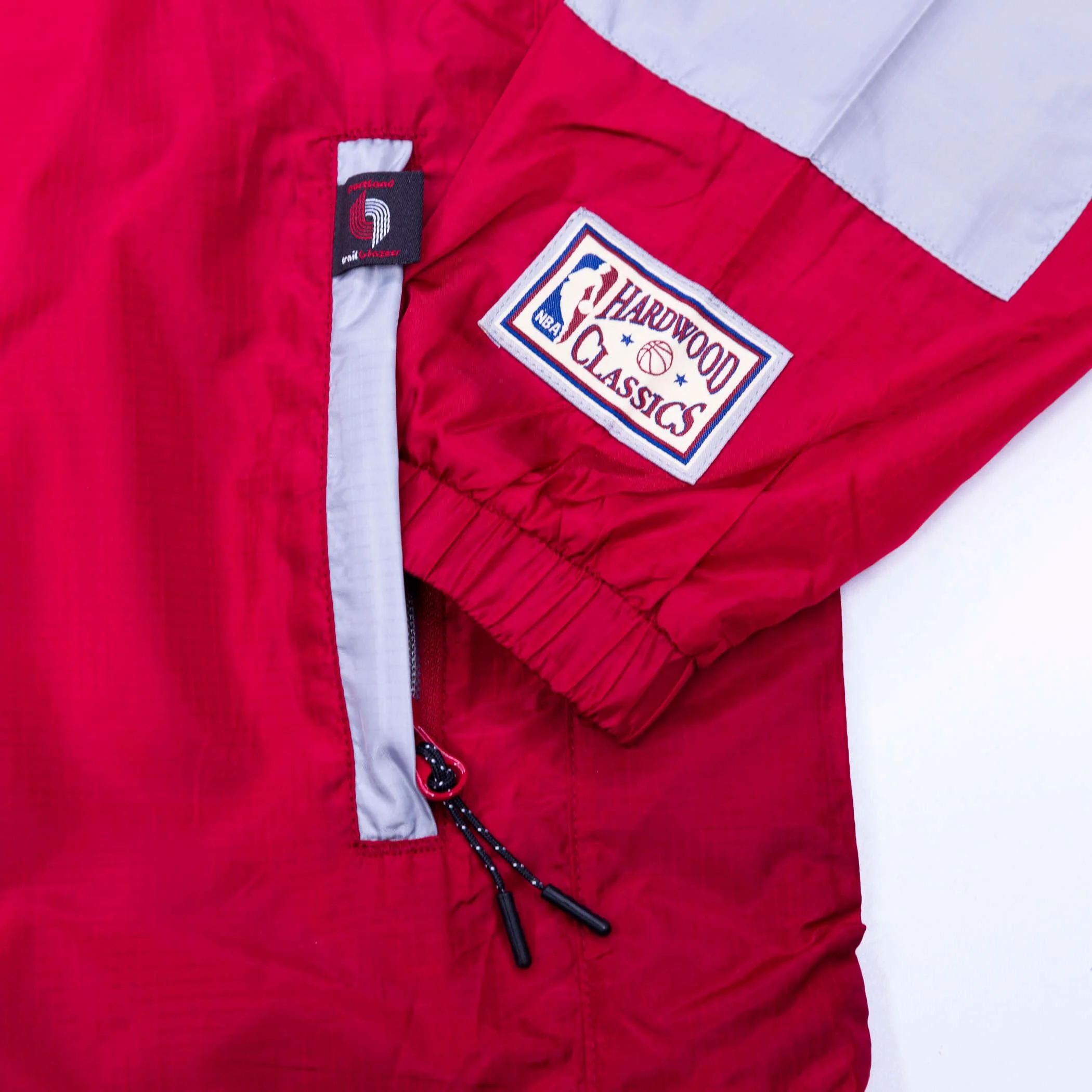 Mitchell & Ness 90s Reflective Lightweight Ripstop Jacket - Image 3