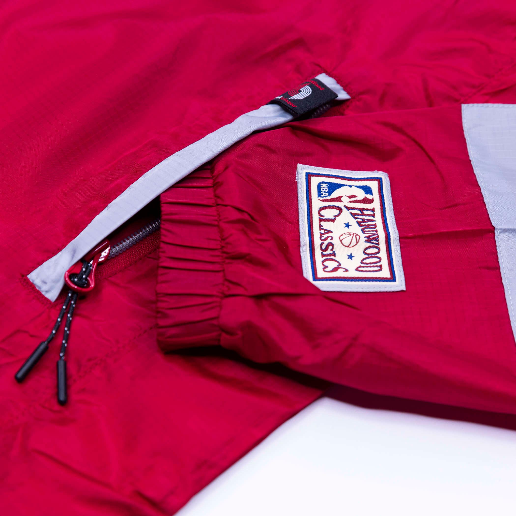 Mitchell & Ness 90s Reflective Lightweight Ripstop Jacket - Image 4