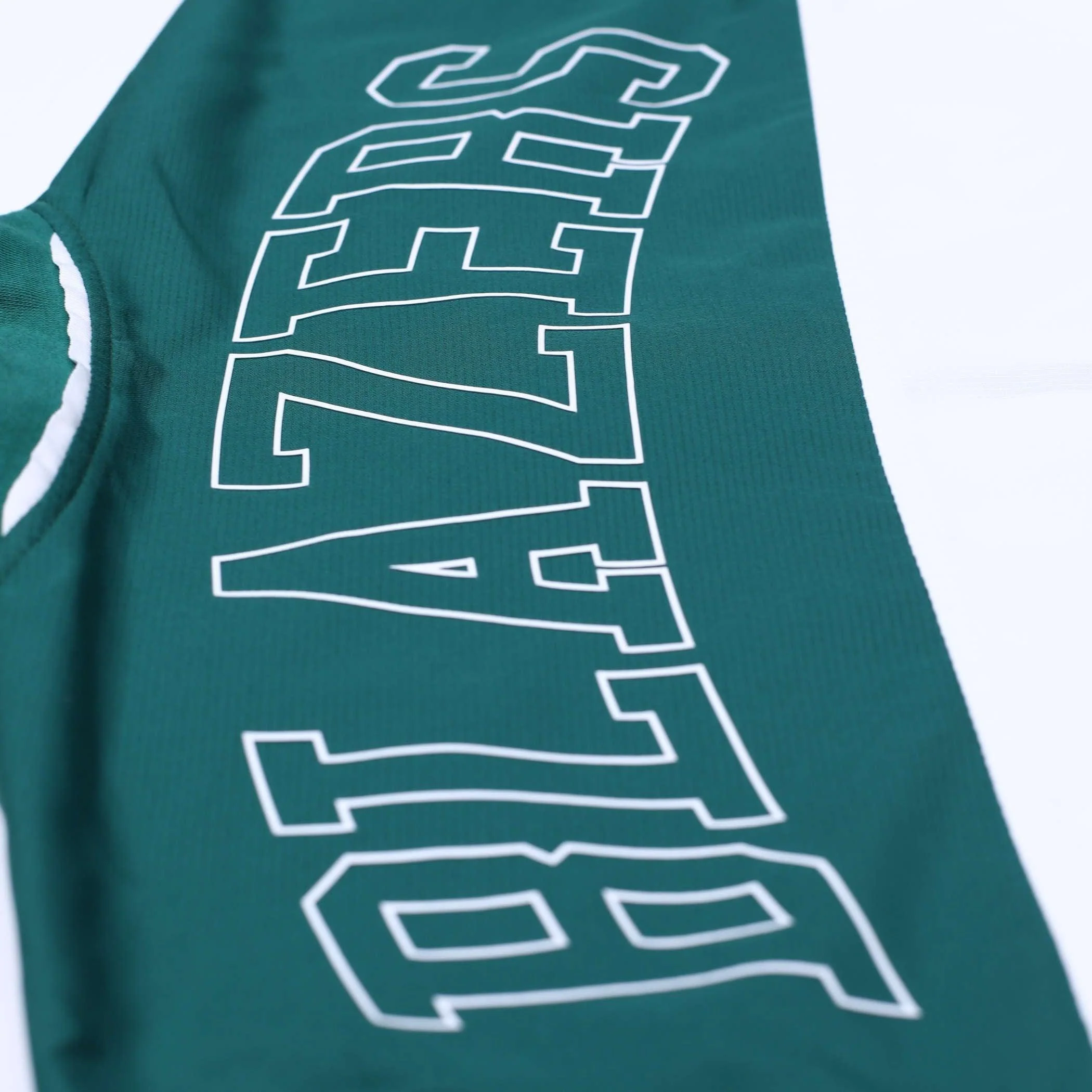 Era Golf Crest Short Sleeved Green & White Windbreaker - Image 9