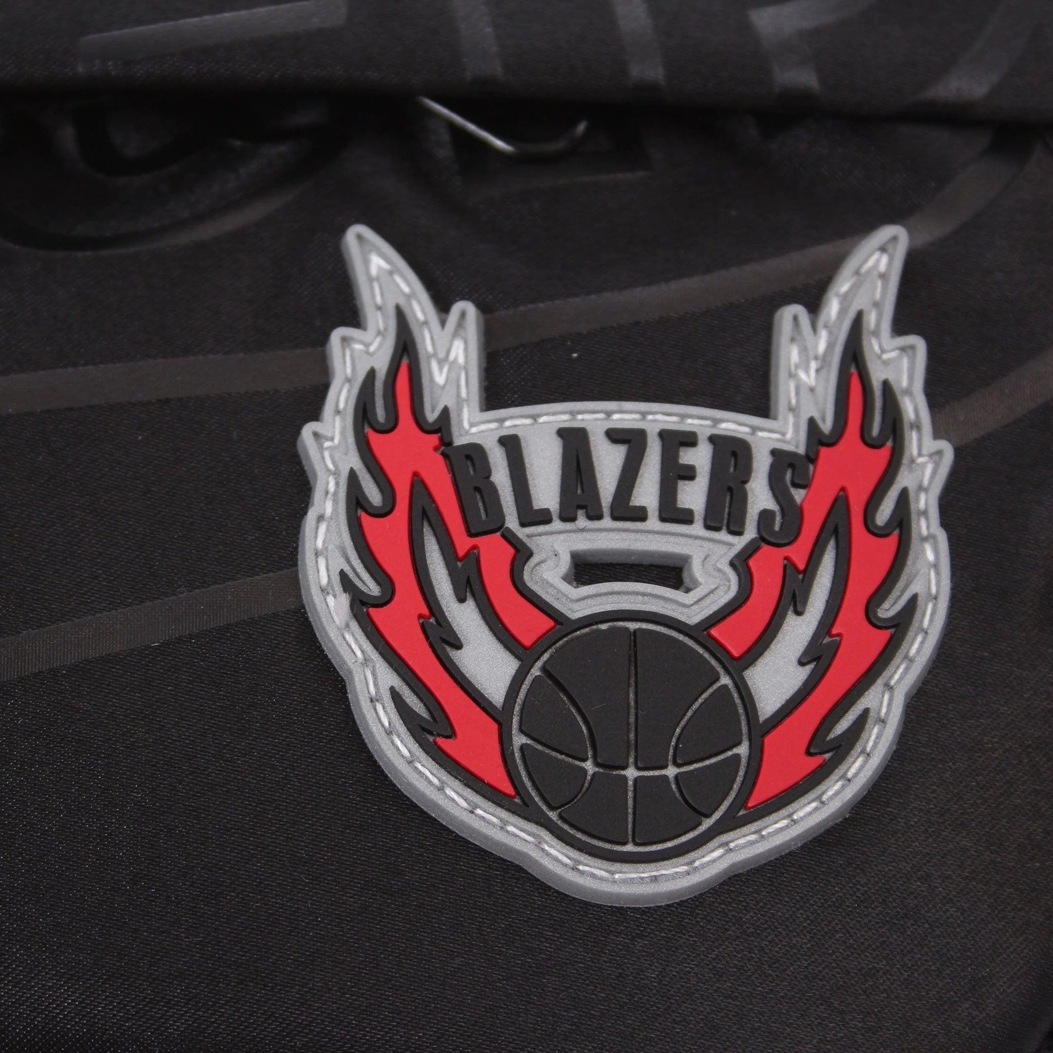 Mitchell & Ness Retro Fanny Pack Black Hip Sack - Image 5