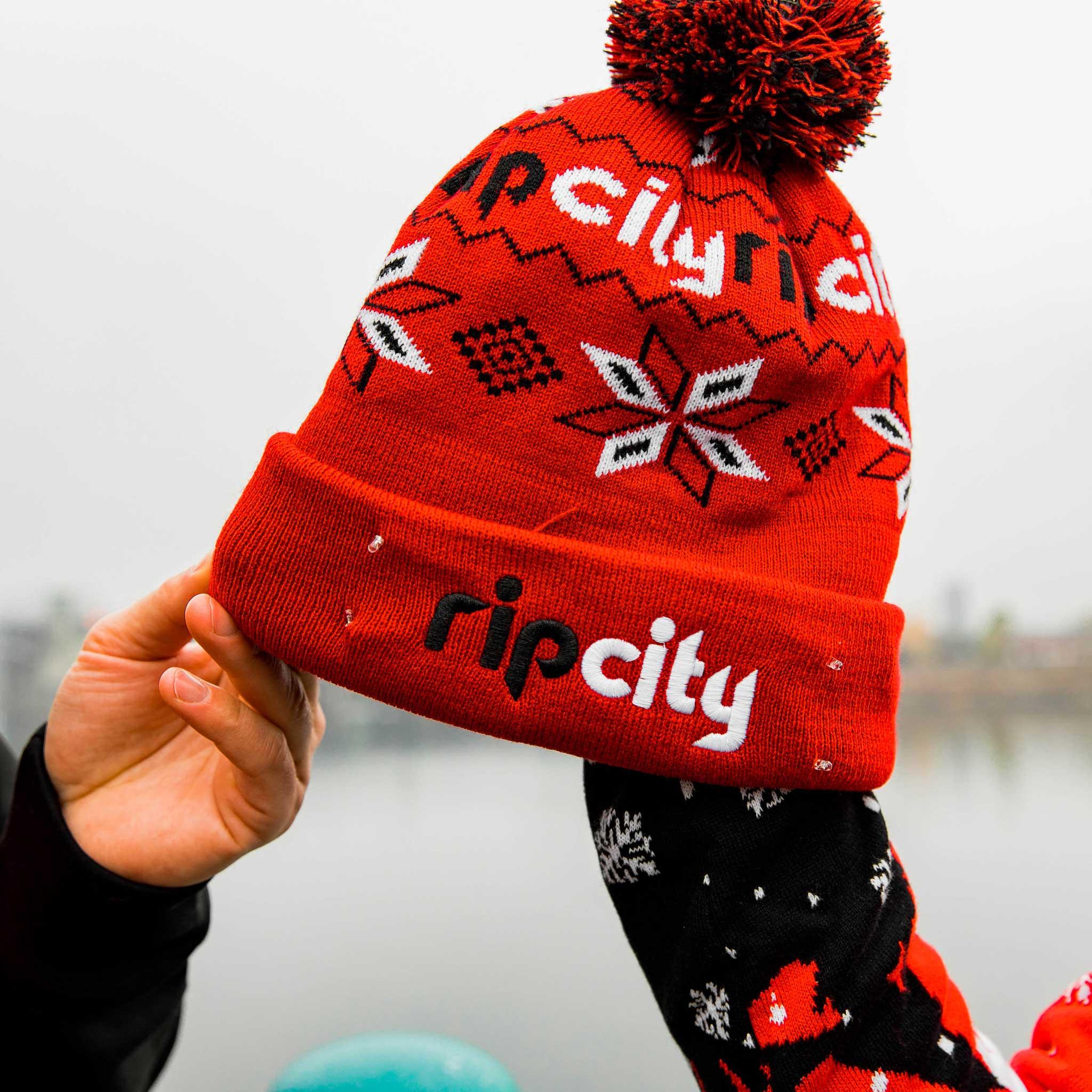 Winter Light Up Red Knit Hat - Image 3