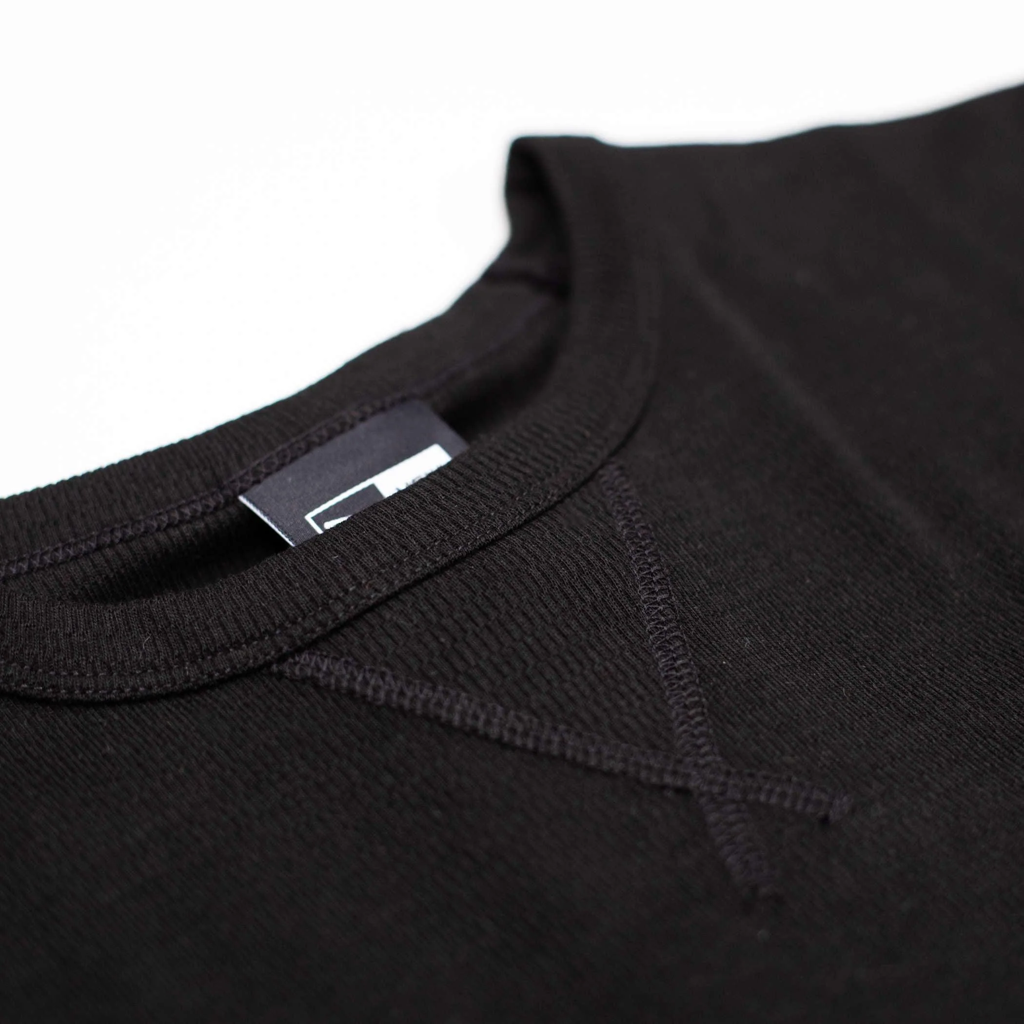 New Era Women's Waffle Knit Long Sleeve Black Crop Top - Image 3